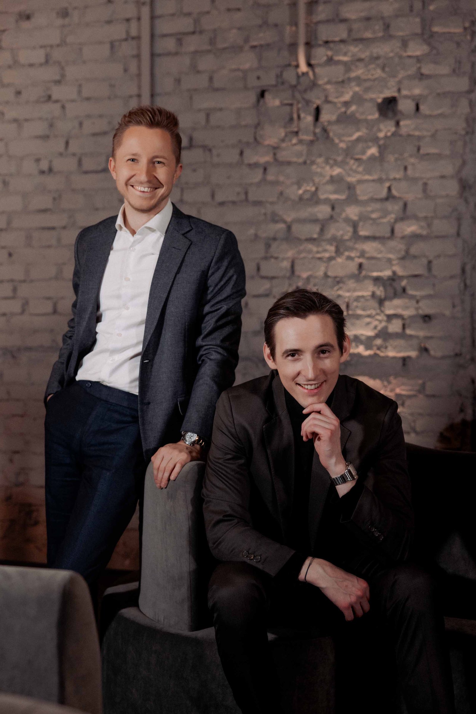 Portrait von Sebastian Klein und Christoph Martin, Geschäftsführer von Martin&Klein, einer Branding-Agentur aus Salzburg, Österreich
